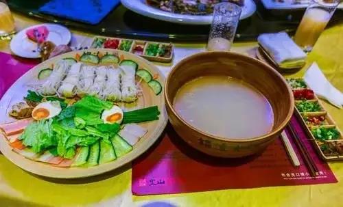 騰沖旅游，這20道當(dāng)?shù)貍鹘y(tǒng)特色美食不容錯(cuò)過(guò)，讓你品味云南風(fēng)味